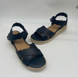 Olivia Miller Trinity Scalloped Espadrille Wedge Sandals Black Faux Leather 8